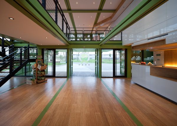 在有機(jī)農(nóng)場通過二手集裝箱建造的酒店和辦公室 在有機(jī)農(nóng)場通過二手集裝箱建造的酒店和辦公室