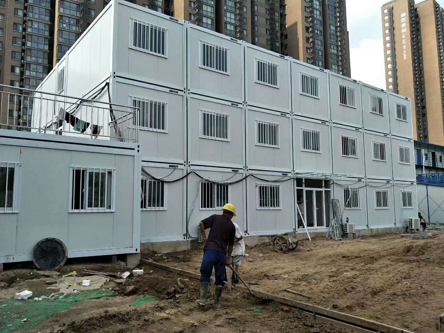 集裝箱活動(dòng)房在冬天里為什么不懼寒冬 集裝箱活動(dòng)房在冬天里為什么不懼寒冬