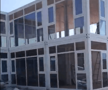 又一項(xiàng)目定制集裝箱房屋30套施工中